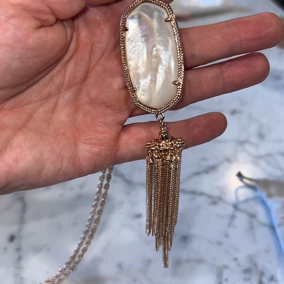 Kendra Scott white and rose gold tassel necklace - Picture 2 of 2